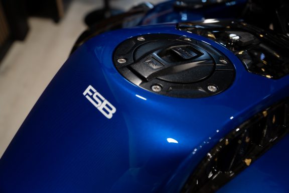 BMW r1250gsa fsb special forged carbon goud